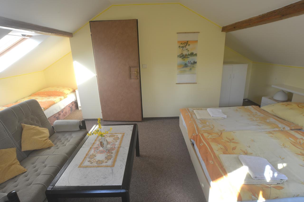 Homestay Buseranda - Depandance U Zeleneho Stromu *
